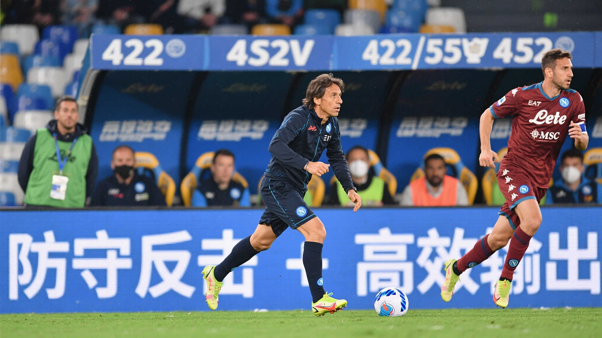 过往，小因扎吉擅长“防守反击+高效输出”的打法，以